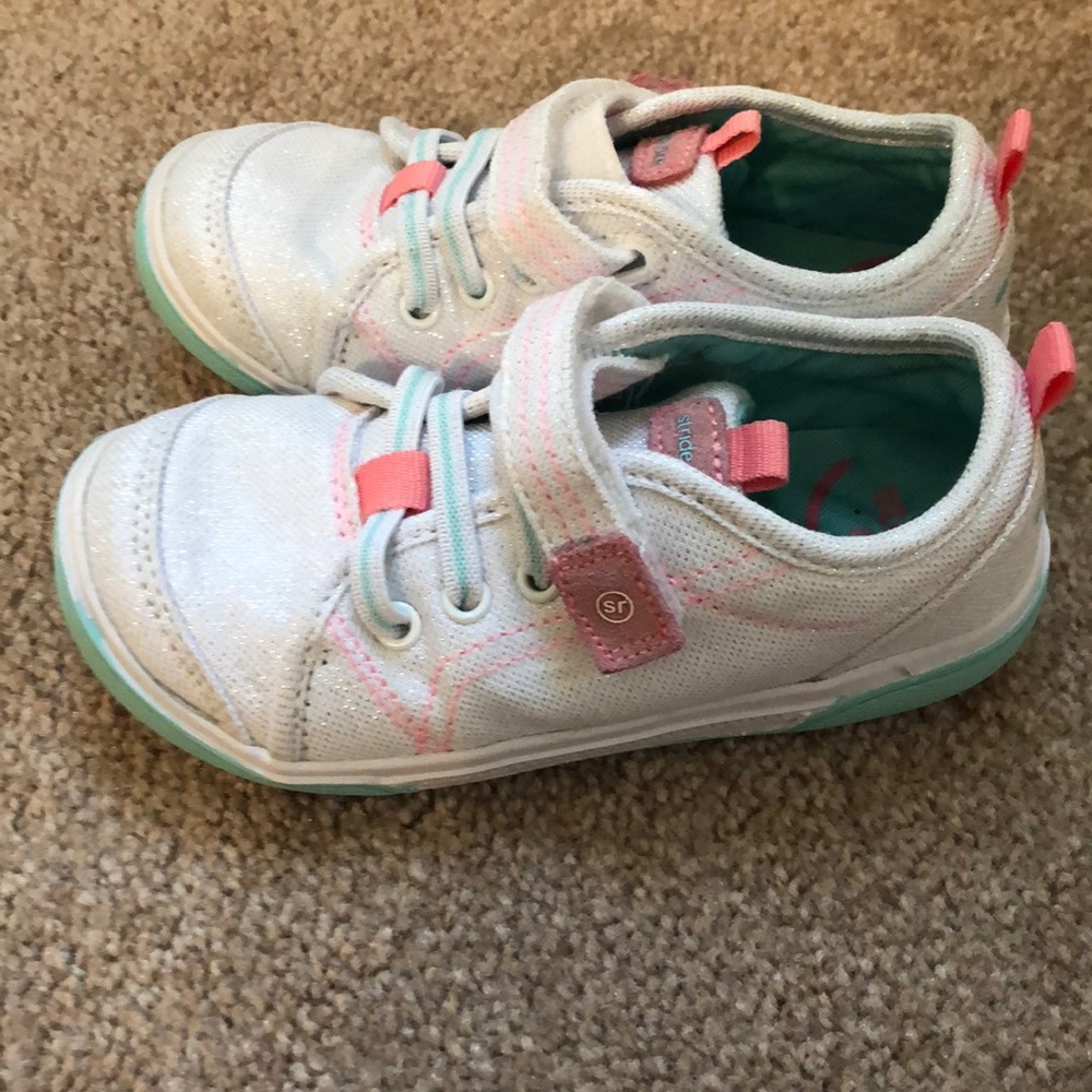 Stride rite girls size 9. Sneaker